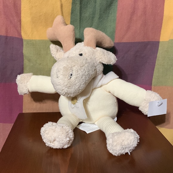 Stuffed Winter ❄️ Moose 🫎 with Scarf - Picture 2 of 8